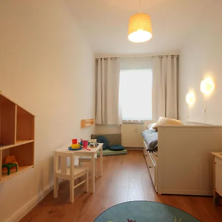 Haus Ringstrasse - 90716 *