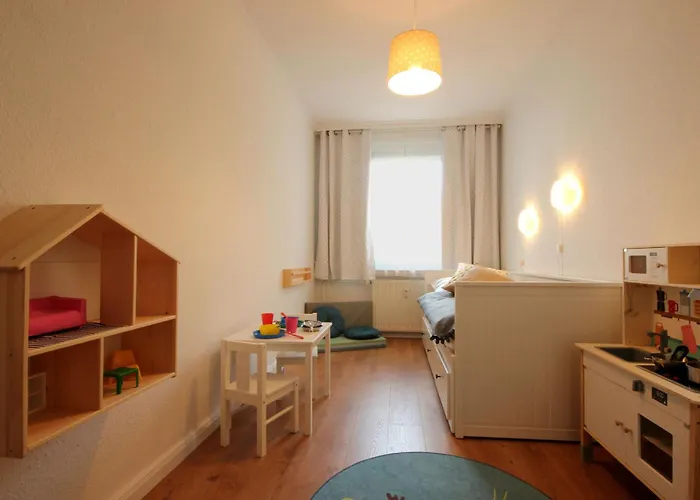Haus Ringstrasse - 90716 *